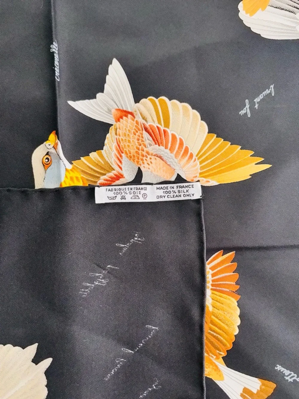 Hermès L'Intrus Silk Carré 90 Bird Scarf